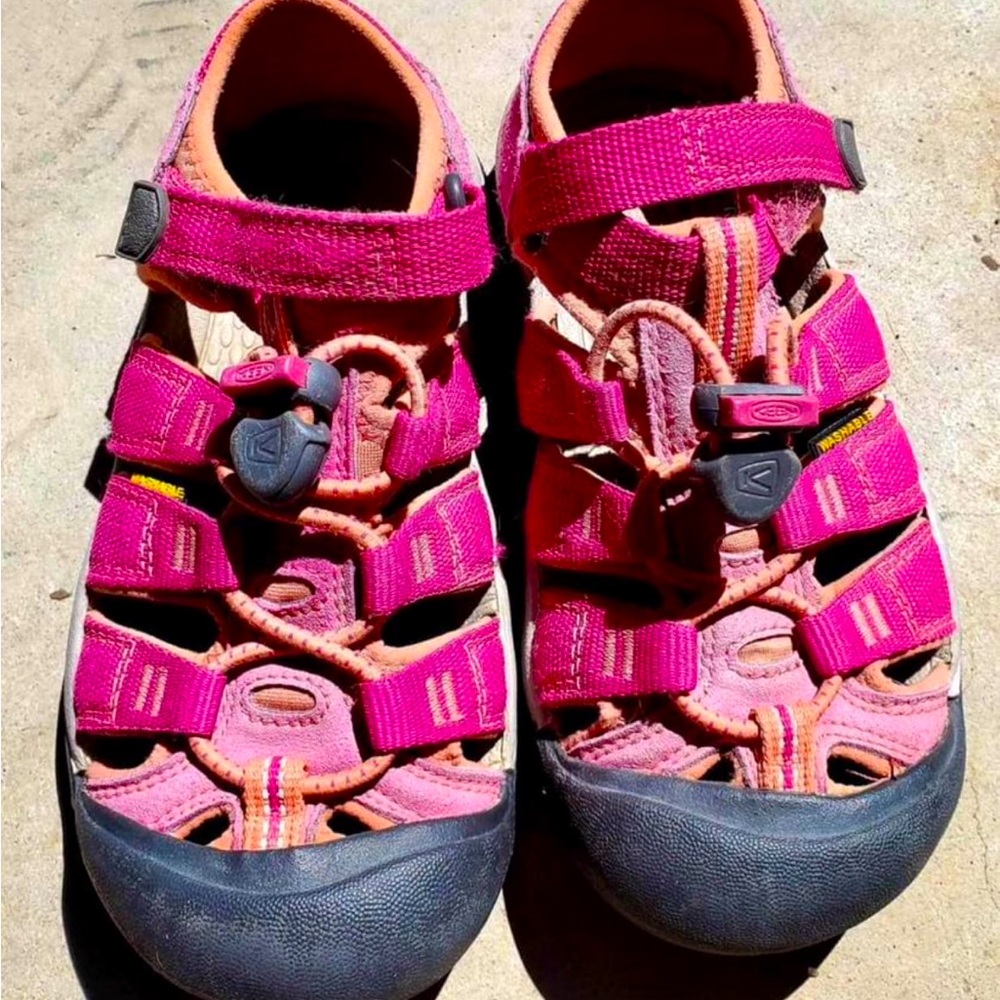 Pink Girl's Size 13 Keen Newport H2 Sandals